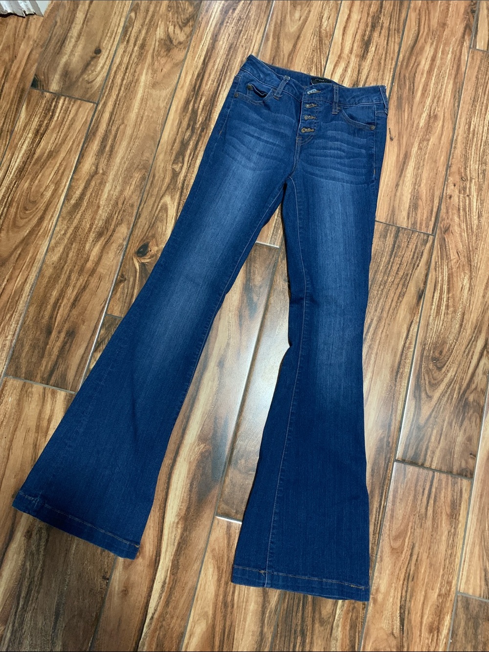 Celebrity Pink | Sz 3/26 mid rise flare jeans